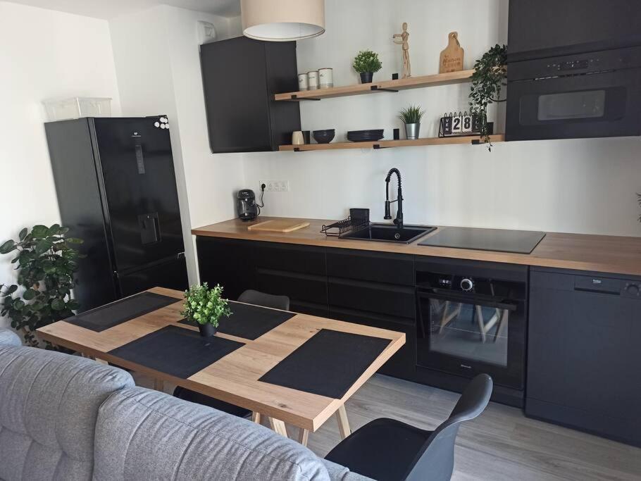 Centre Ville, Parking, Transport En Commun Au Pied De L'Immeuble Bordeaux Exteriör bild